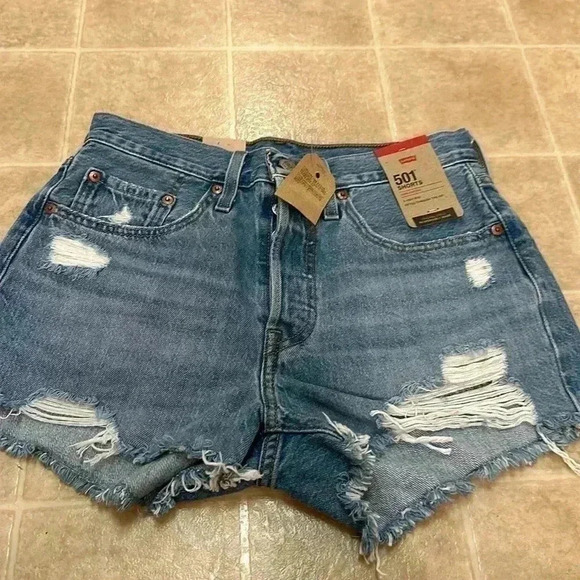 Levis - Picture 1 of 3